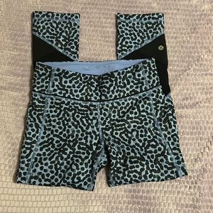 Lululemon cropped 21 leggings